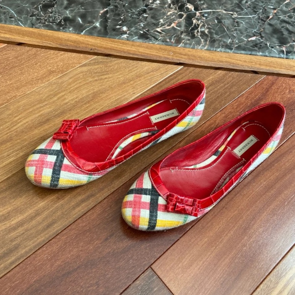 Burberry Colorful Flats Size 38.5